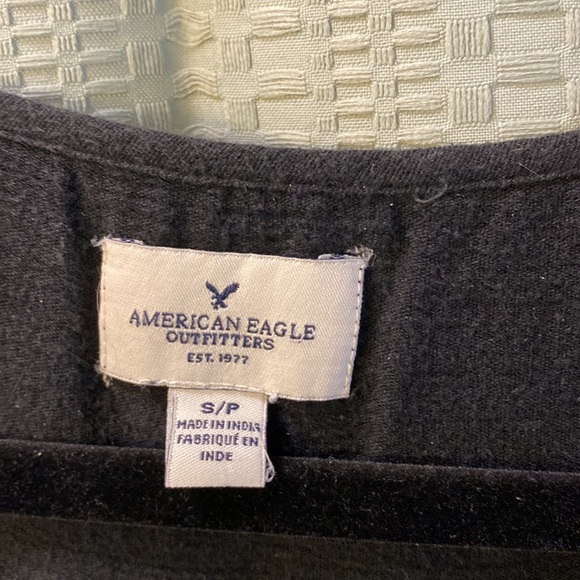 American eagle black top with white embroidered accent size small - Picture 3 of 3